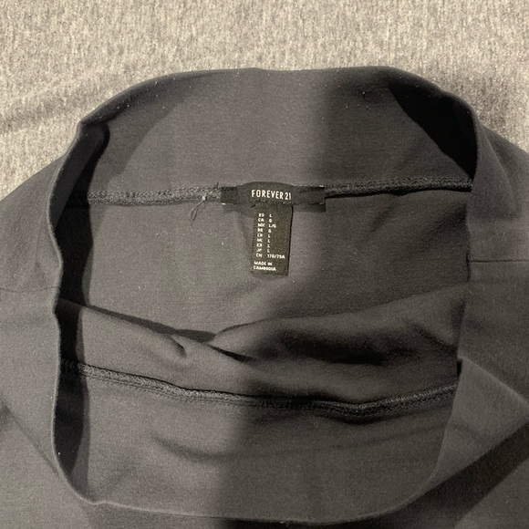 Grey pencil skirt from forever21 - Picture 3 of 3